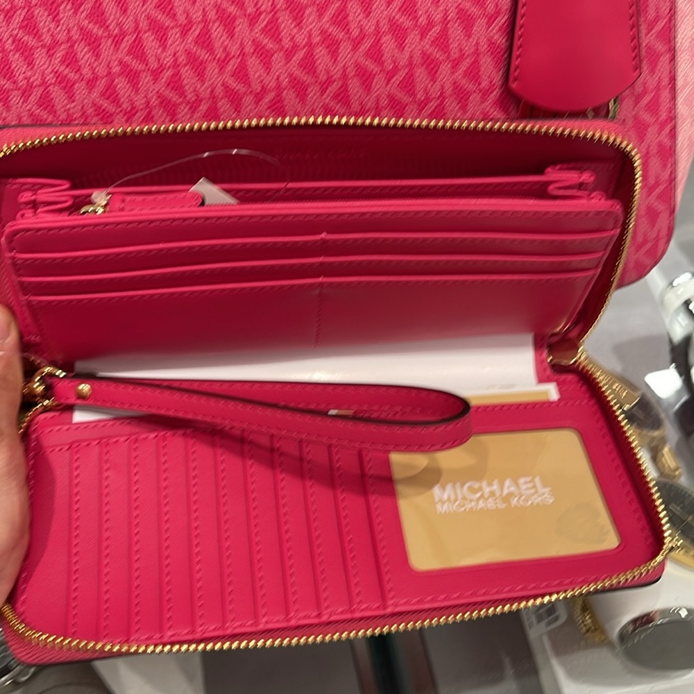 MICHAEL KORS
Leather Continental Wristlet Phone Case Wallet 
Electric Pink 
NWT - Picture 3 of 16